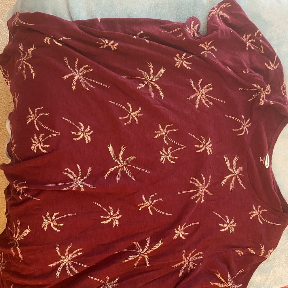 Old Navy everyday t-shirt